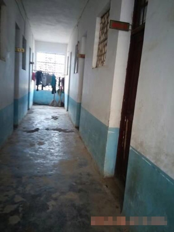 给笔友介绍自己的居住环境的英语作文-余下全