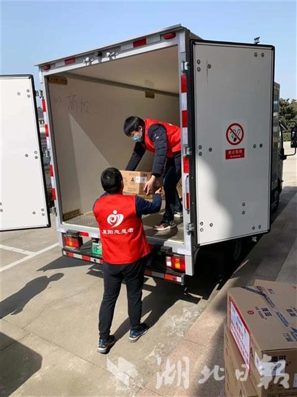 「志愿者」在坚定逆行中成长：湖北保卫战、武汉保卫战中的95后、00后们