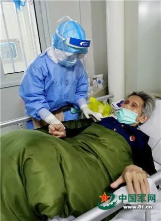 【赵玉英】用心治疗用心服务，火神山出院患者与她隔空拥抱