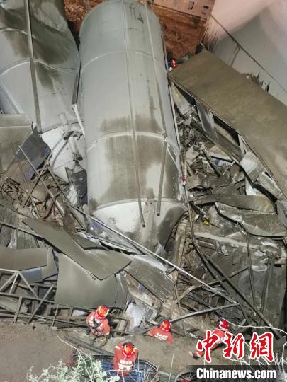 「滑坡」贵阳一商品混凝土有限公司发生滑坡 已救出5人