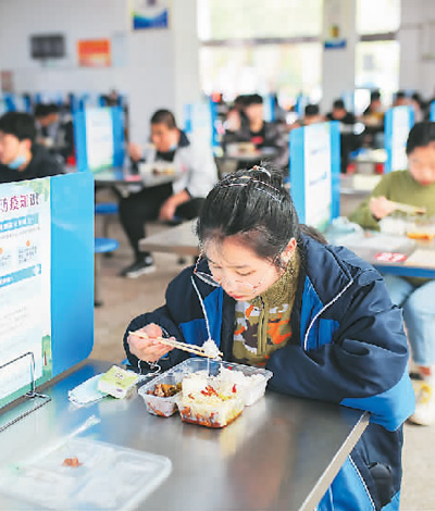 「开学」春来疫散 校园重开 中国各地陆续分批次开学复课