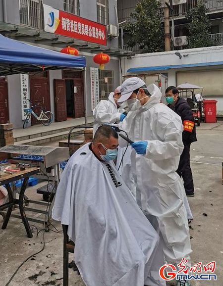 [周海文]视频丨为逆行者“逆行”——两位武汉发型师的战疫故事