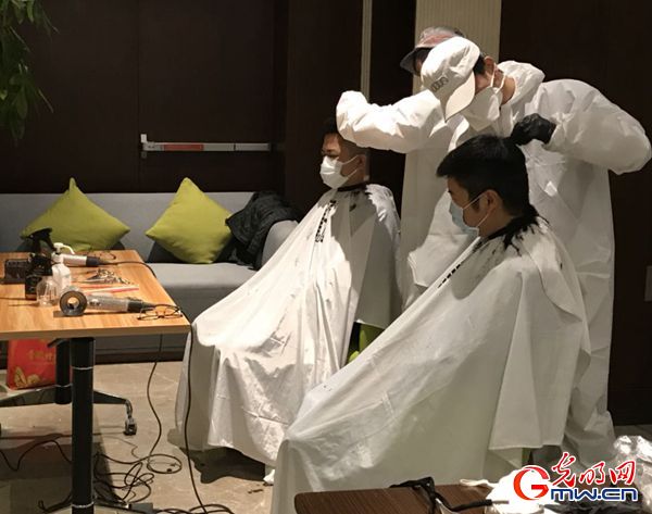 [周海文]视频丨为逆行者“逆行”——两位武汉发型师的战疫故事