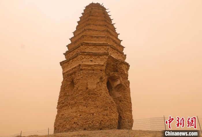 白塔■内蒙古敲定千年辽代白塔修缮情况：立即启动修缮工作