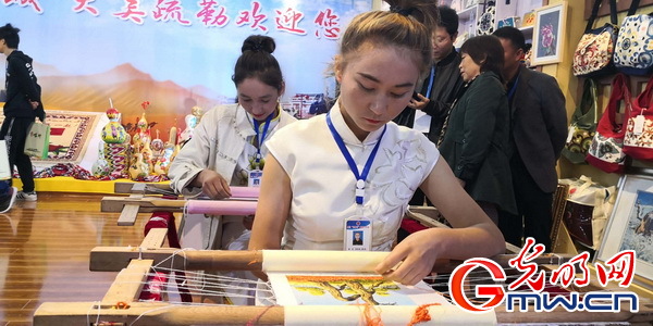 「教育脱贫」让更多贫困学生上好学、能成才