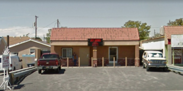 美国美国一枪支商店被盗150支枪,警方紧急调查:嫌犯持有“凶猛火力”