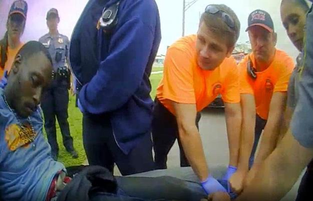 黑人男子美被捕黑人男子死前多次称无法呼吸 警察：我不在乎