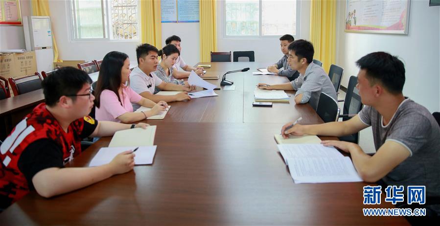 大学毕业生青春,在希望的田野上——大别山区寻访“城归”大学毕业生