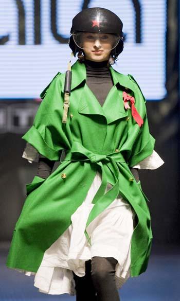 A&nbsp;model&nbsp;presents&nbsp;a&nbsp;creation&nbsp;by&nbsp;Kazakhstan&nbsp;designer&nbsp;Saltanat&nbsp;Baymukhamedova&nbsp;during&nbsp;Kazakhstan&nbsp;Fashion&nbsp;Week&nbsp;in&nbsp;Almaty&nbsp;October&nbsp;31,&nbsp;2009.[Agencies]