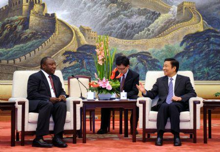 Li&nbsp;Yuanchao,&nbsp;head&nbsp;of&nbsp;the&nbsp;Organization&nbsp;Department&nbsp;of&nbsp;the&nbsp;Communist&nbsp;Party&nbsp;of&nbsp;China&nbsp;(CPC)&nbsp;Central&nbsp;Committee,&nbsp;meets&nbsp;with&nbsp;Cyril&nbsp;Ramaphosa&nbsp;(L),&nbsp;member&nbsp;of&nbsp;the&nbsp;National&nbsp;Executive&nbsp;Committee&nbsp;of&nbsp;African&nbsp;National&nbsp;Congress&nbsp;(ANC)&nbsp;of&nbsp;South&nbsp;Africa,&nbsp;in&nbsp;Beijing,&nbsp;capital&nbsp;of&nbsp;China,&nbsp;Nov.&nbsp;23,&nbsp;2009.(Xinhua/Ding&nbsp;Lin)