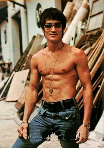 李小龙遗物6日将拍卖 亲笔信估价约30万港币