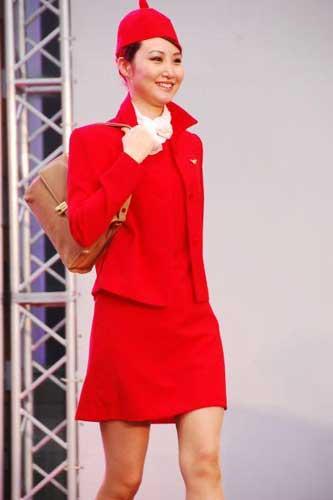 精彩绝伦香港国泰航空空姐制服60年巡展