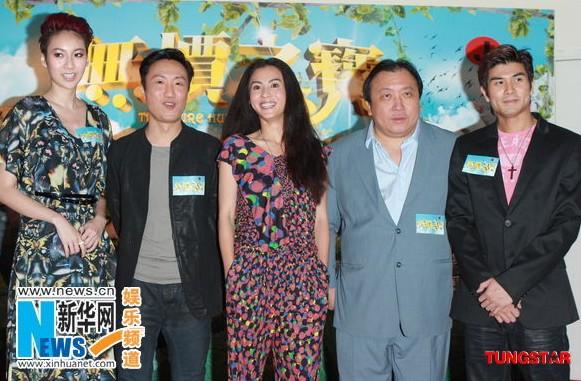 《无价之宝》香港首映 张柏芝爆炸头来去匆匆