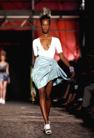 Fashion Spring 2011 Week Schedule on Spring Summer Collection Show During London Fashion Week September 17