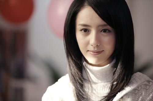 《北京爱情故事》佟丽娅代言冬女清冷脱俗