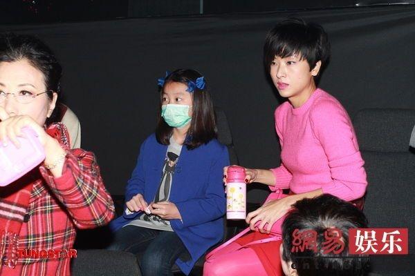 陈奕迅的老婆和女儿也在