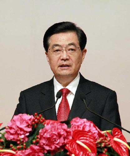Chinese President Hu Jintao delivers a speech at a welcoming dinner hosted by the government of the Hong Kong Special Administrative Region in Hong Kong, south China, June 30, 2012.(Xinhua/Ju Peng)