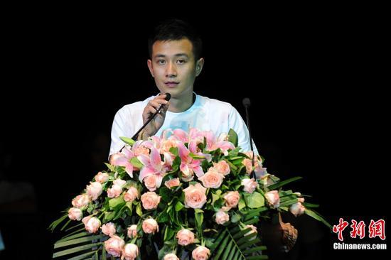 <em>男摸臀部女</em>按摩 文章陈妍希片场有暧昧(图)_粤