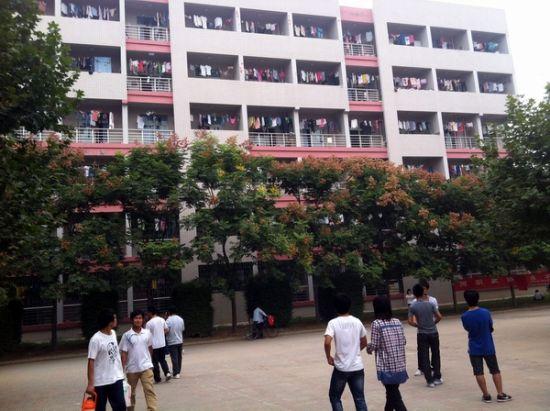 河南职业技术学院三名<em>女生宿舍</em>被杀外校人员可