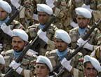 ايران تقيم الاستعراض العسكري في عيد الجيش 