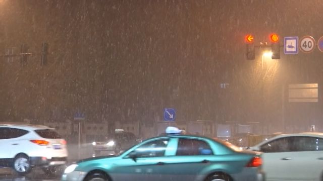 【中东部】大江南北忙添衣：北方多地降温明显，今起冷空气影响南