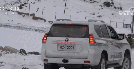 10人小分队马不停蹄 日夜兼程 冬季的高原无人区,气候恶劣,变化无常.