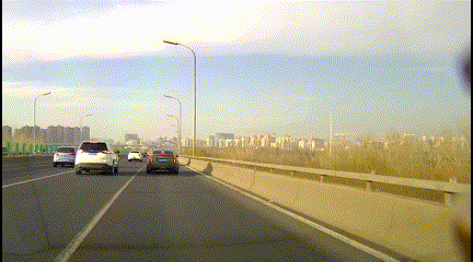 「央视新闻」肇事司机已被拘留，北京一凯迪拉克司机五环路上飙车