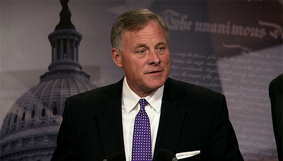 圈内人|美国疫情救助贷款被“圈内人”瓜分？美媒：到底在救济谁