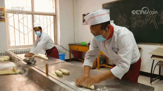 |焦点访谈丨有了一技之长，贫困户的生活变化有多大？