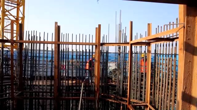 高温下的坚守丨百米高空洒汗水|高温下的坚守丨百米高空洒汗水 推进白沙长江大桥建设