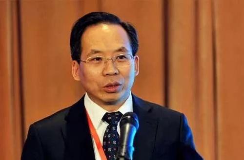 |权威访谈丨刘尚希：保护市场主体 加快形成新发展格局