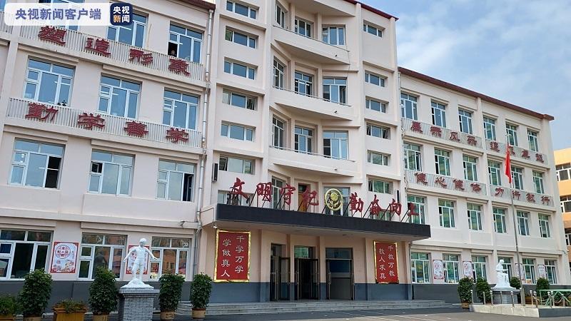 央视新闻|哈尔滨4所学校学生出现呕吐腹泻 专家：与供餐公司关联性较大