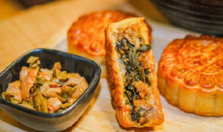 撒尿牛丸|螺蛳粉馅、榨菜馅、辣条馅……奇怪的月饼馅又增加了！