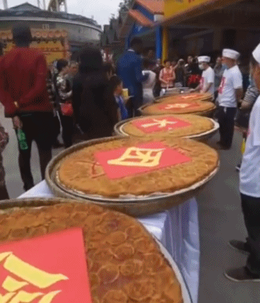 撒尿牛丸|螺蛳粉馅、榨菜馅、辣条馅……奇怪的月饼馅又增加了！