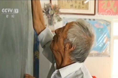 面孔丨致敬老师 九旬老人叶连平退休后连续28年义务教英语 新闻 央视网 Cctv Com