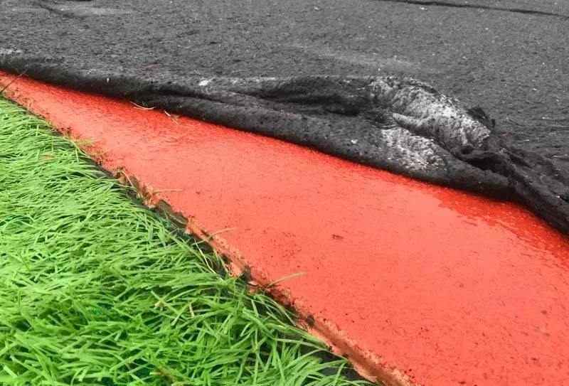 教室甲醛超标、操场毒跑道又现!上百名学生流