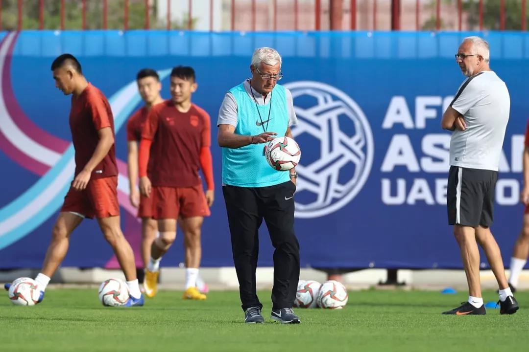 国足时间到!亚洲杯揭幕战即将开球