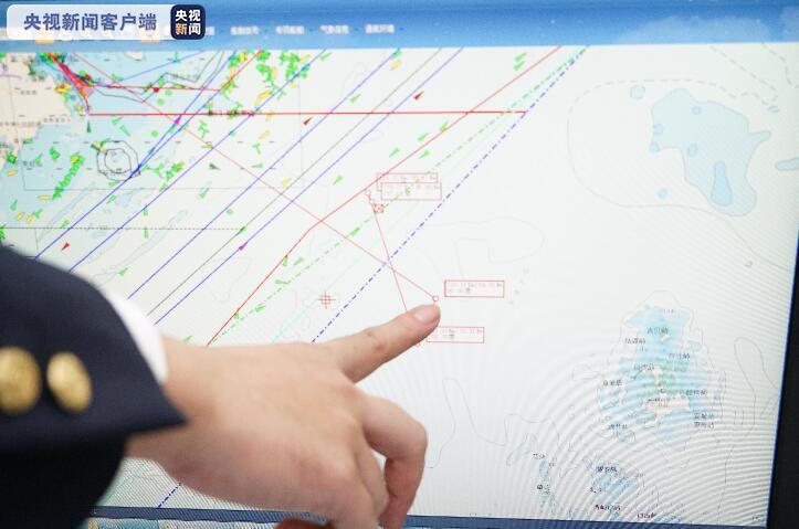 福建一渔船在厦门海域遇险翻沉 13人获救4人失联