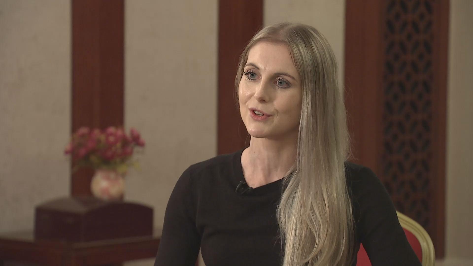 多名外籍语言专家参与十九大报告翻译_新闻_央视网(cctv.com)