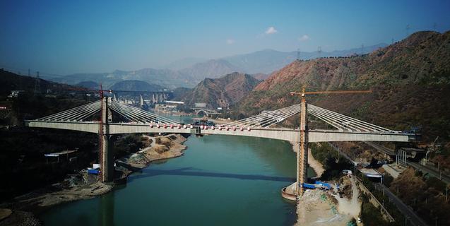 最大双线铁路矮塔斜拉桥--攀枝花金沙江大桥主