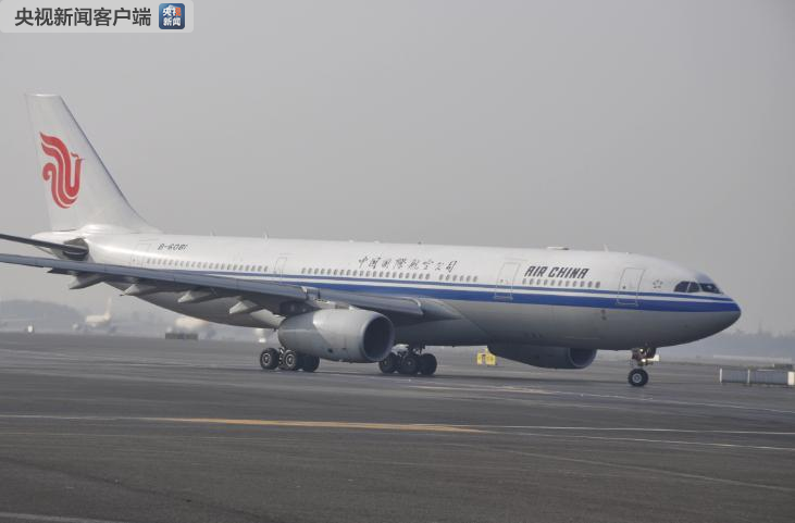 成都机场春运首日高位运行 预计客流高峰持续