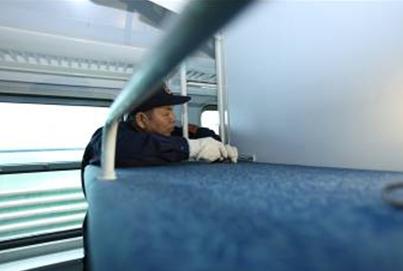 老梁的八千里春运支南路:站好最后一班岗 确保