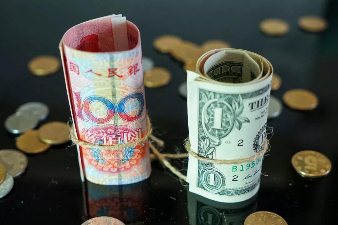 人民币汇率再创新高 兑换1万美元少花6000 跟