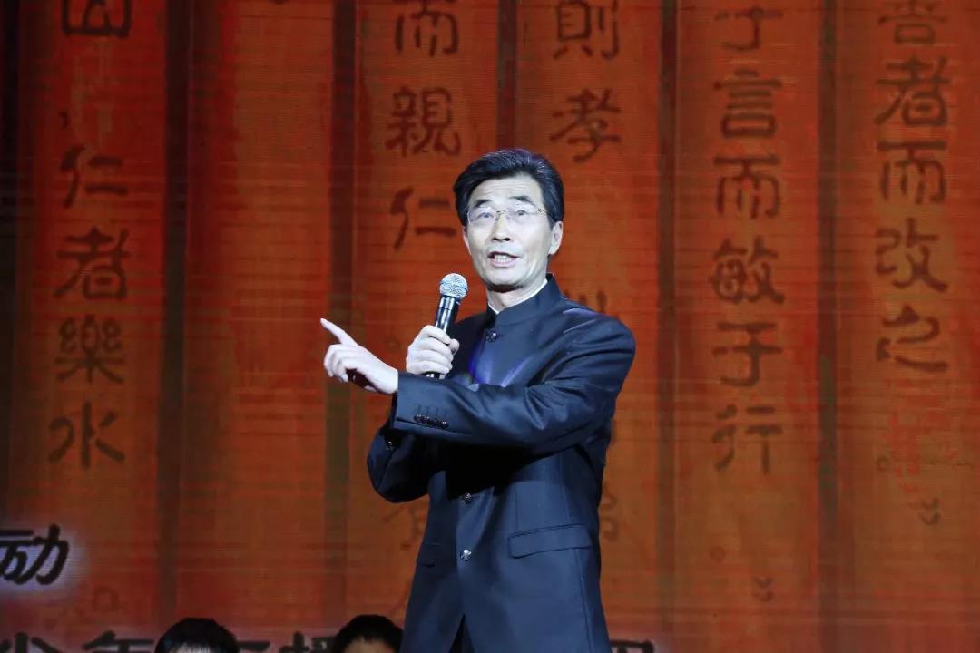 最强播音员主持人阵容 带来最好听的语文