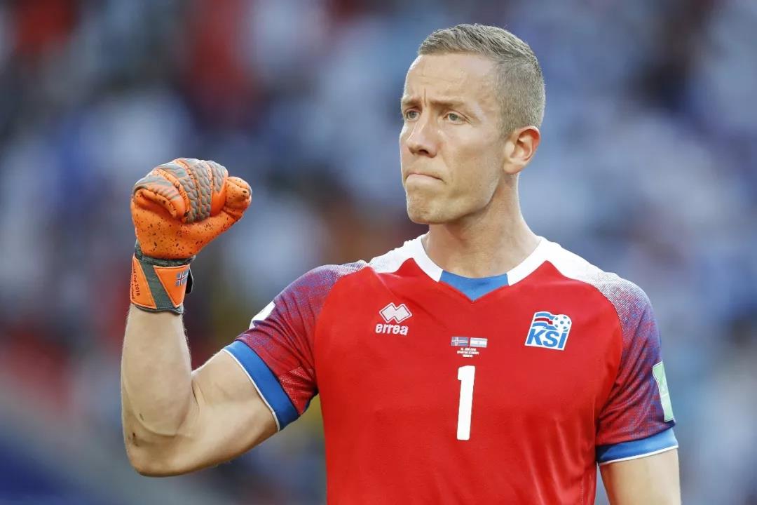 好就回来上班吧 再说吧,梅西等着我扑点球呢