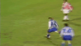 C罗的绝技电梯球是什么原理?香蕉球和落叶球