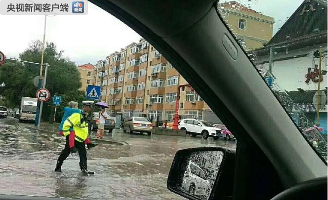 暴雨来袭 黑龙江大庆主城区大部分路段大面积