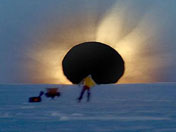 Foto de eclipse solar en el Polo Sur en 2003 