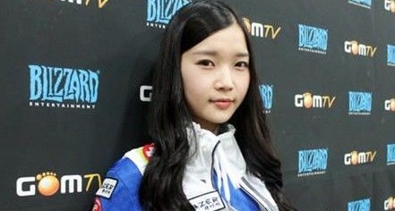 谁说女子不如男 韩《星际2》首位女性选手诞生