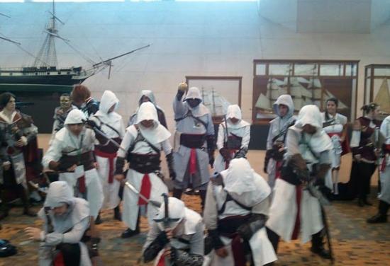 兜帽党请进+《刺客信条》超华丽全家福cos